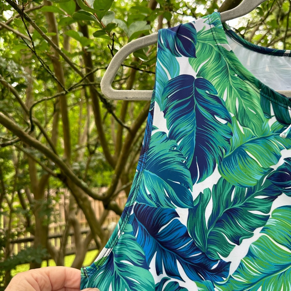 NWOT BEAUTIFULLY COLORED DRESS! - Picture 3 of 17